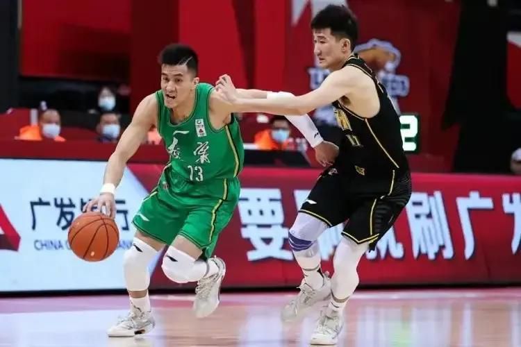 迷人的大乳秘书